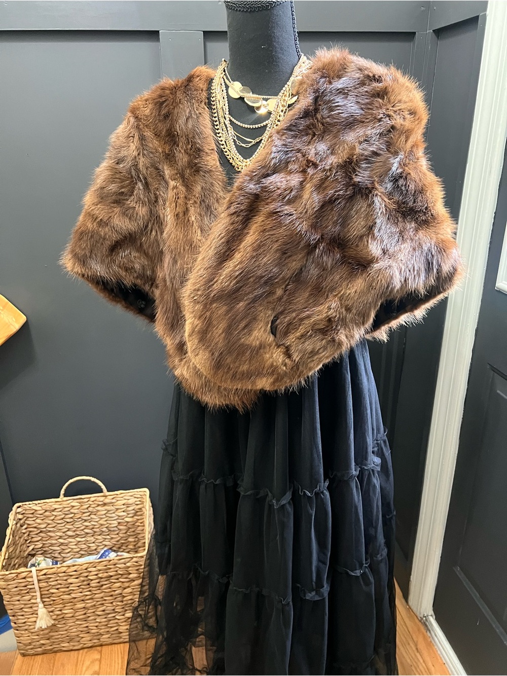 Vintage Scruggs Vandervoort Barney Genuine Mink Fur Stole Wrap Capelet